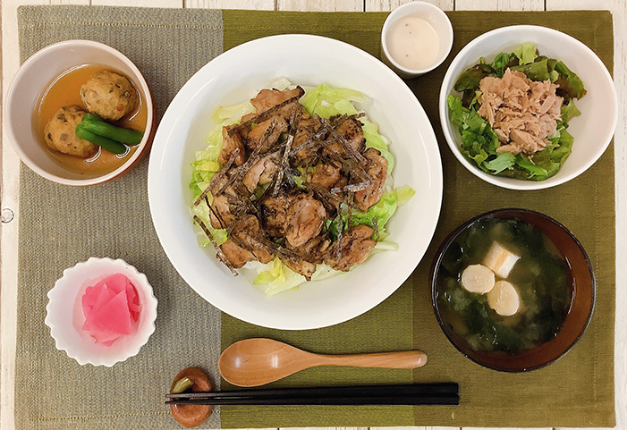 ②鶏ハラミの炭火焼き丼